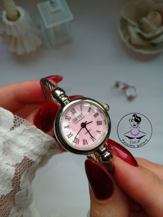 ساعت صفحه صورتی دخترانه