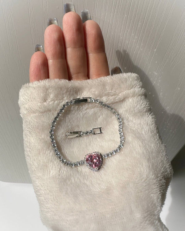 دستبند قلبی نگین دار