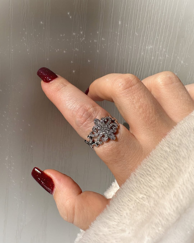 انگشتر نگین دار نقره ای