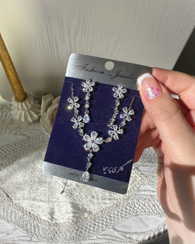 نیمست جواهری نگیندار