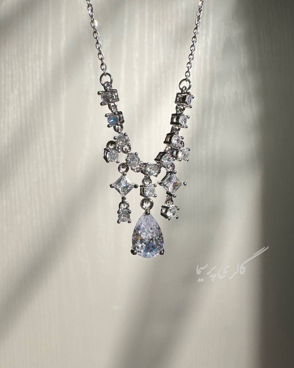 گردنبند نگیندار جواهری