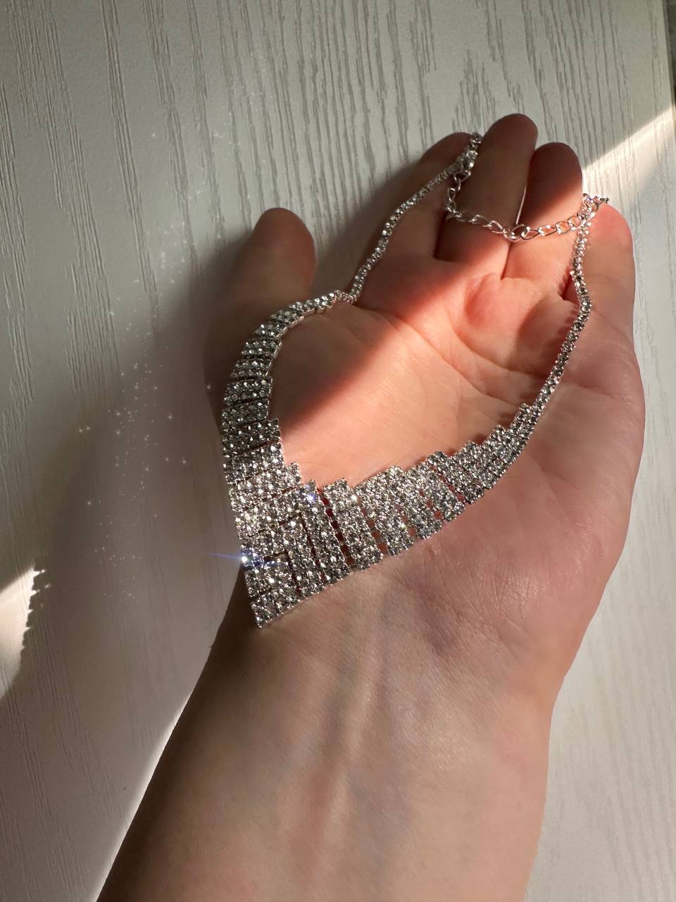 نیمست نگینی