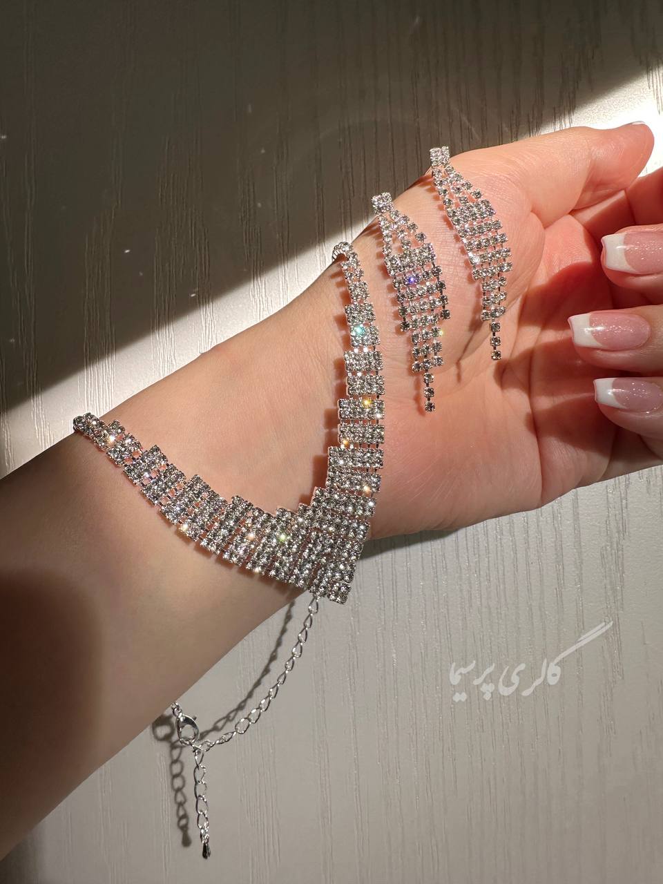 نیمست جواهری نگیندار