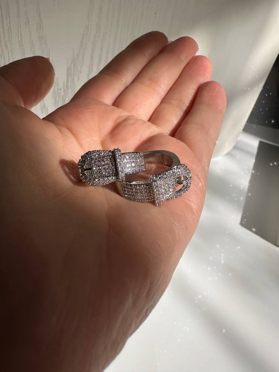 انگشتر طرح کمربند نگیندار