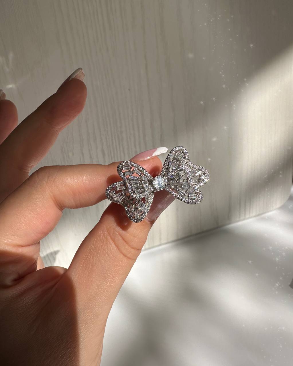 انگشتر پاپیون نگیندار