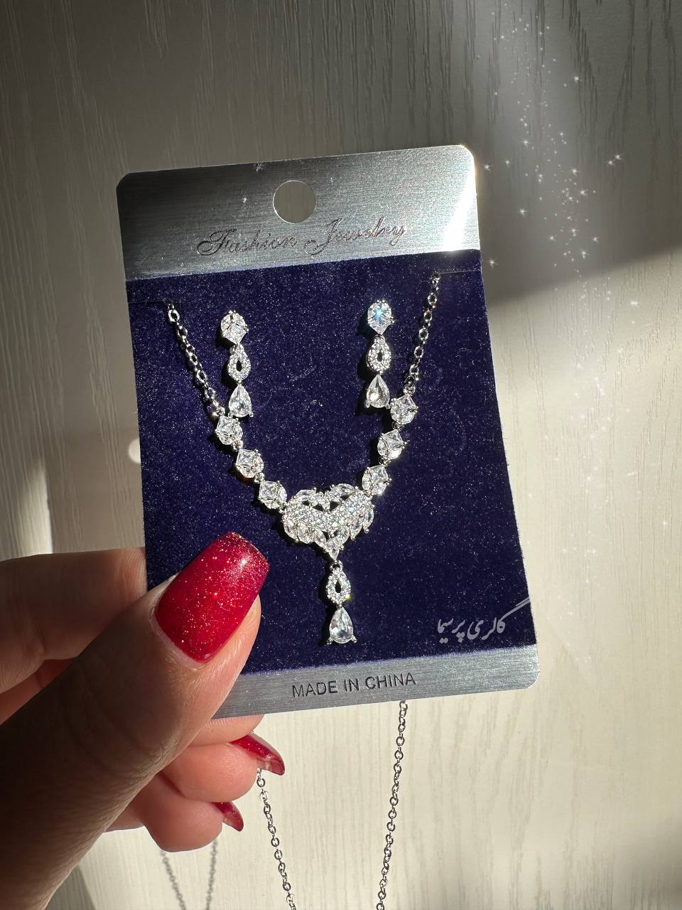 نیمست نگین اتمی قلبی شکل