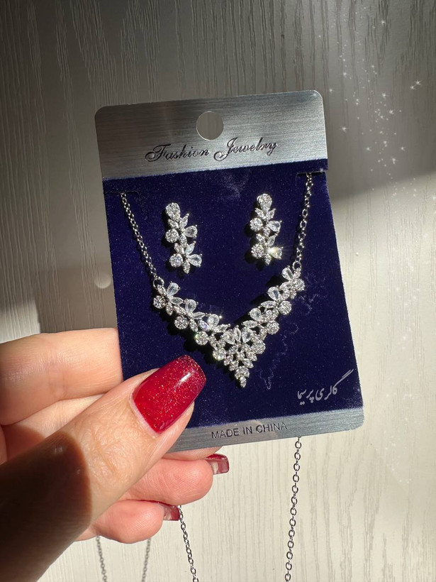 نیمست جواهری گل ریز طرح طلا