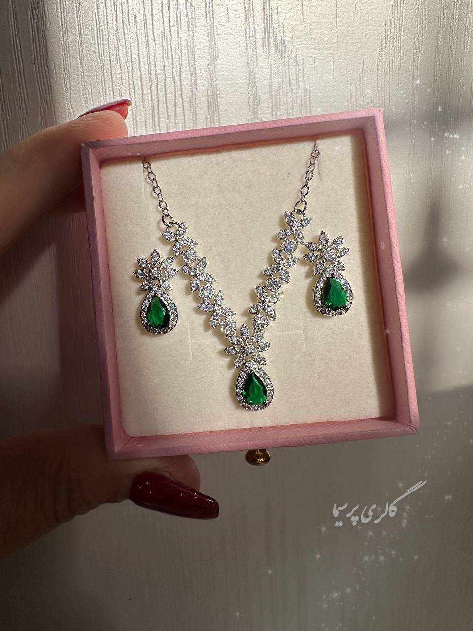 نیمست جواهری سبز زمردی