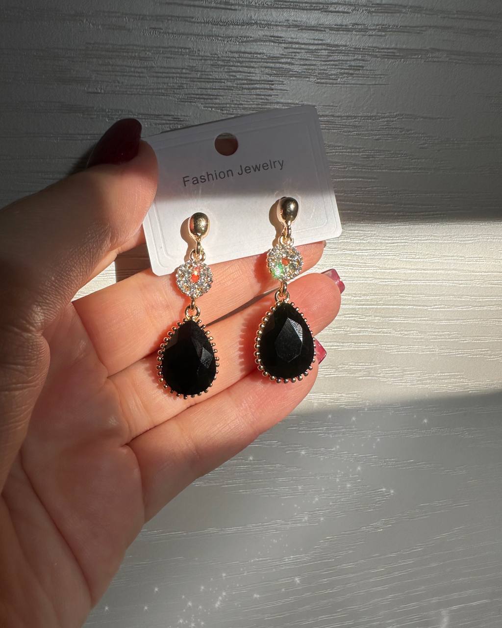 گوشواره نگین مشکی آویز