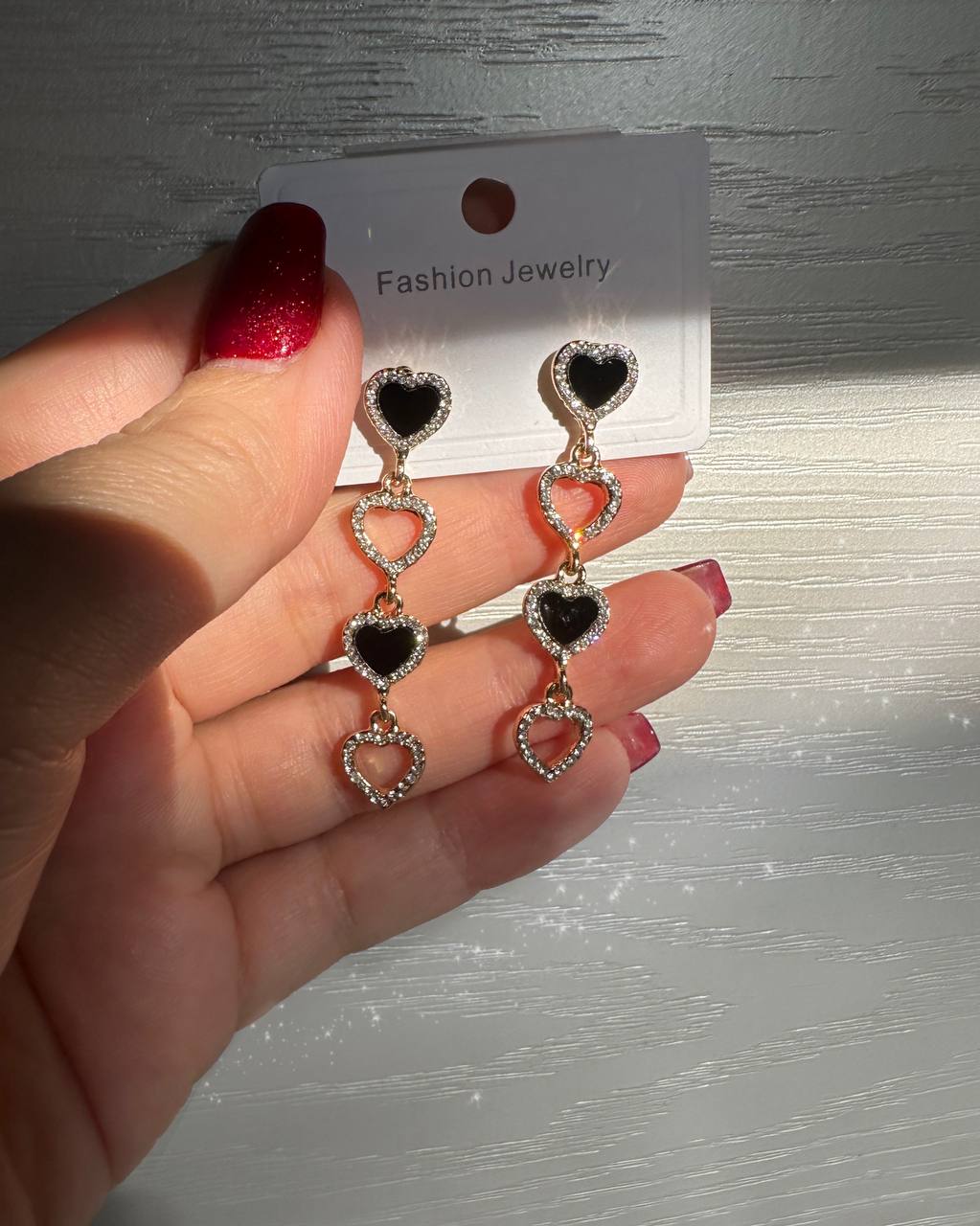 گوشواره مشکی طلایی بلند نگینی