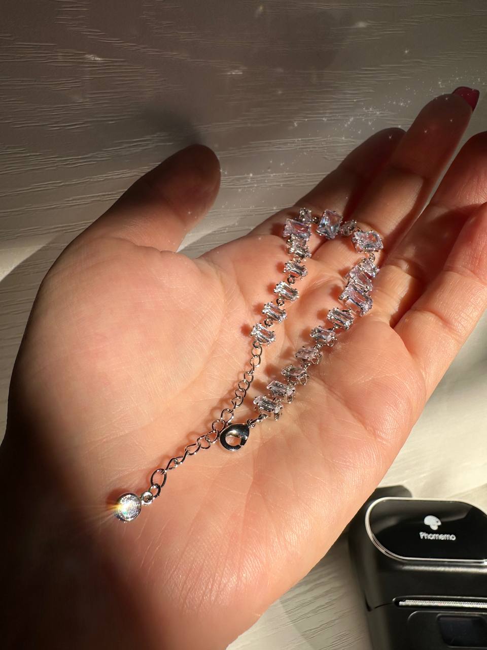 دستبند جواهری با نگینهای مربعی