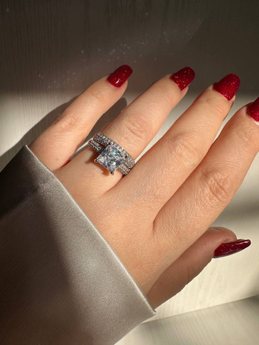 انگشتر حلقه و پشت حلقه نگین مربع