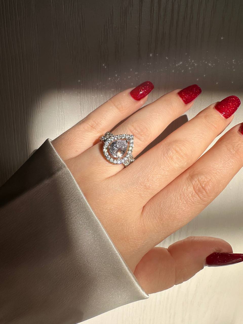 انگشتر زنانه اشک و کارتیه