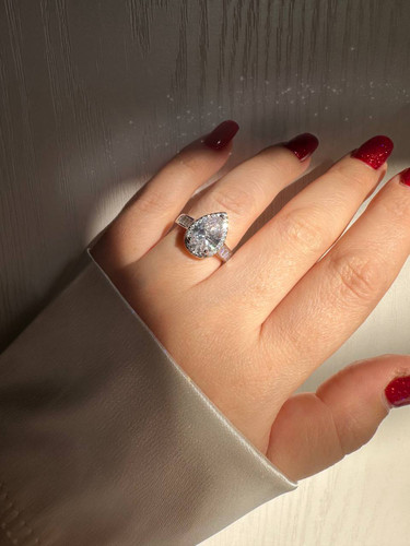 انگشتر اشک نگیندار