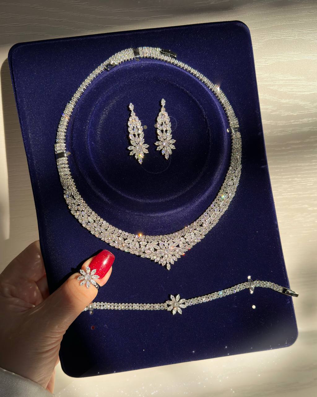 سرویس جواهر طرح طلا سفید