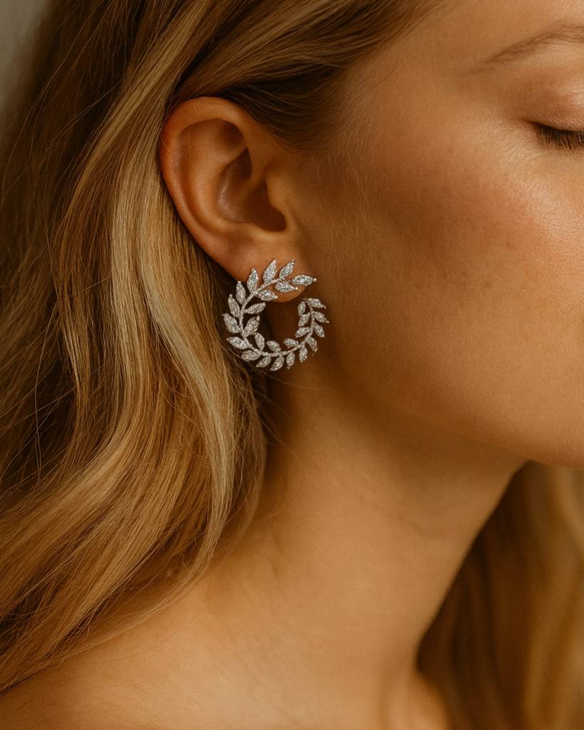 گوشواره برگ گرد نگینی