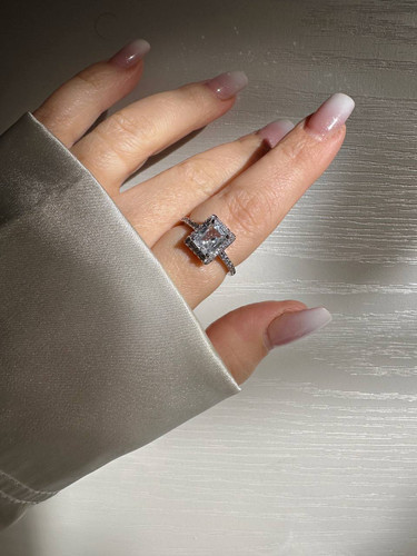 انگشتر جواهری مربعی